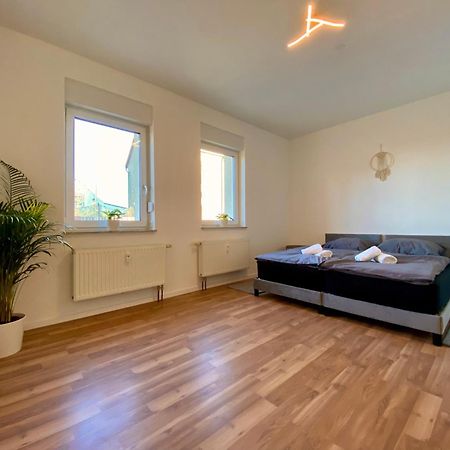 Hochwertige Ferienwohnung Mit 7Qm Balkon, Netflix, Kaffeeautomat, Rainshower Bad Цвиккау Экстерьер фото