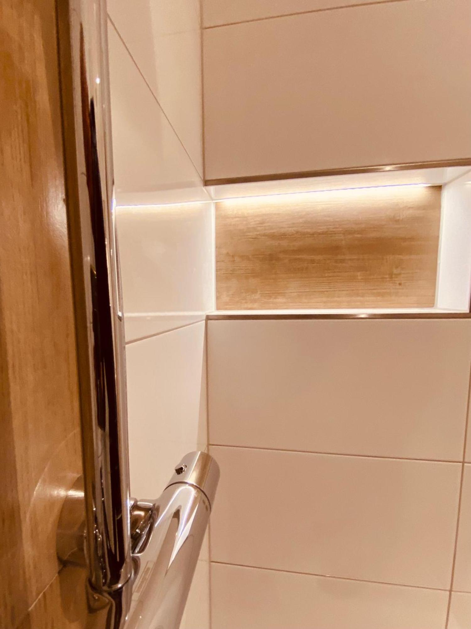 Hochwertige Ferienwohnung Mit 7Qm Balkon, Netflix, Kaffeeautomat, Rainshower Bad Цвиккау Экстерьер фото