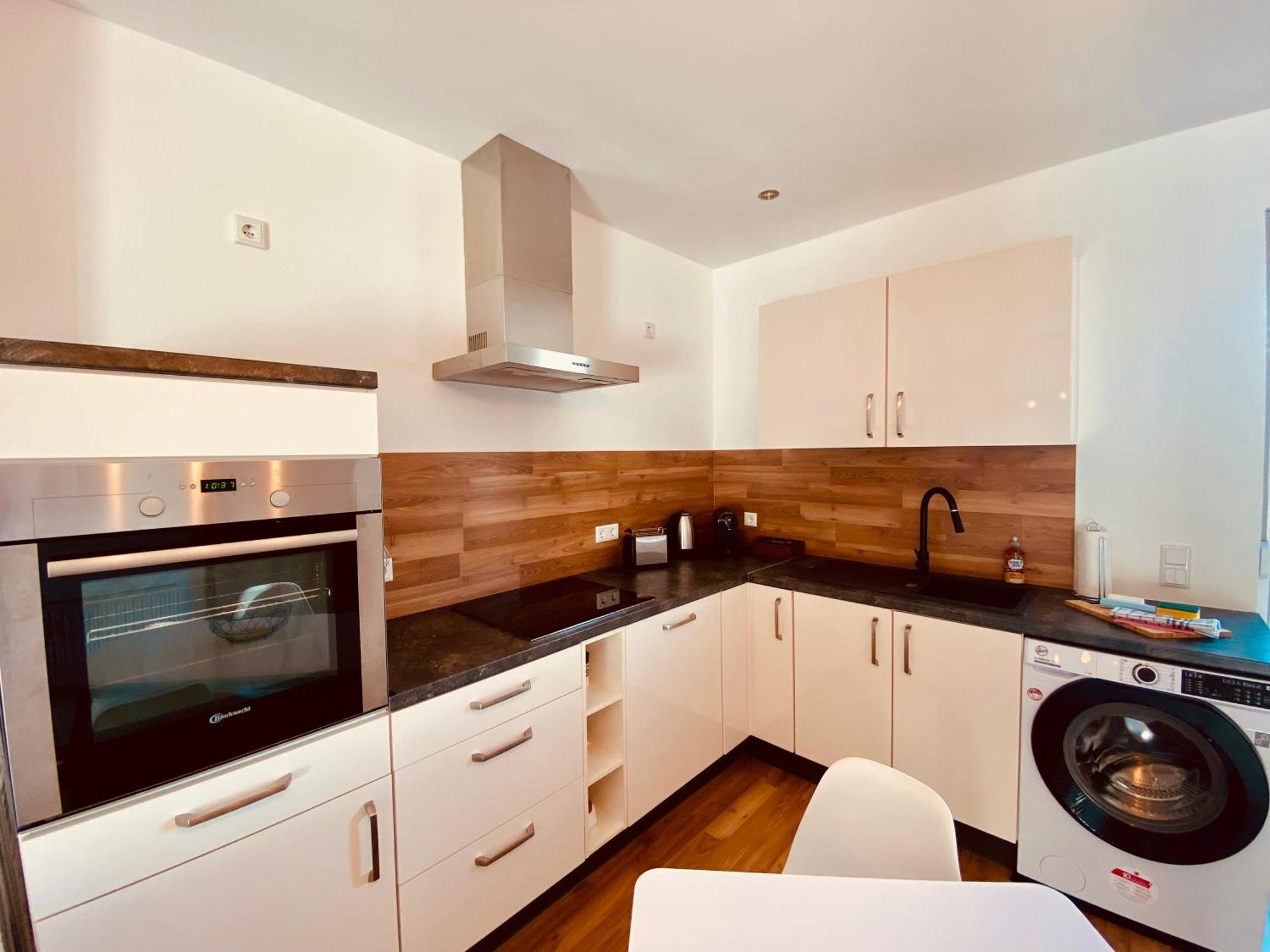 Hochwertige Ferienwohnung Mit 7Qm Balkon, Netflix, Kaffeeautomat, Rainshower Bad Цвиккау Экстерьер фото