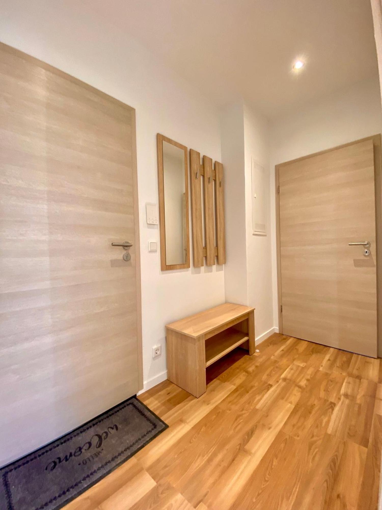 Hochwertige Ferienwohnung Mit 7Qm Balkon, Netflix, Kaffeeautomat, Rainshower Bad Цвиккау Экстерьер фото