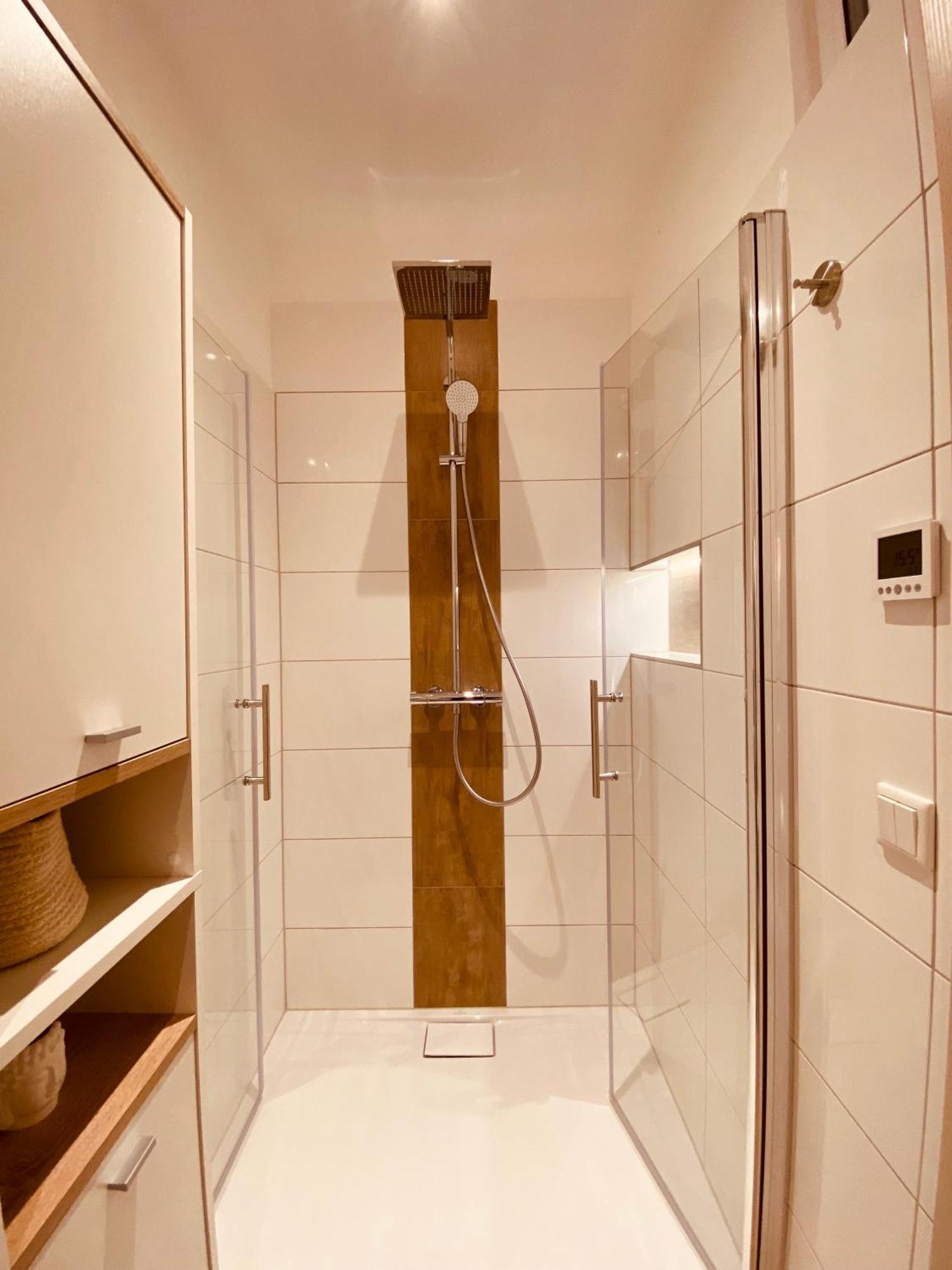Hochwertige Ferienwohnung Mit 7Qm Balkon, Netflix, Kaffeeautomat, Rainshower Bad Цвиккау Экстерьер фото